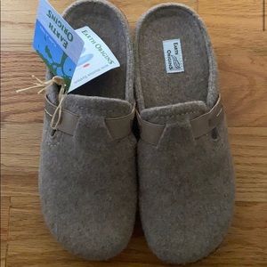 Earth Origins Jenna Oatmeal Felt Welltek Clogs